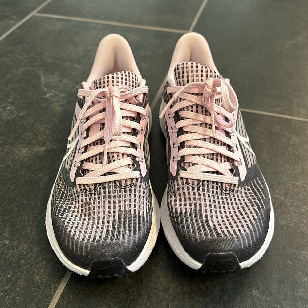 Kids Nike Air Zoom Pegasus - Size 5Y